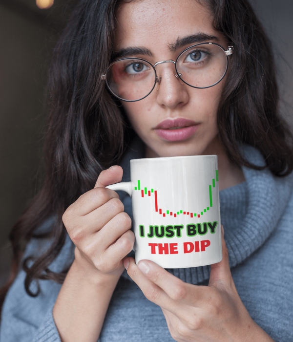 coffee-mug-mockup-featuring-a-woman-with-round-glasses-22435-min